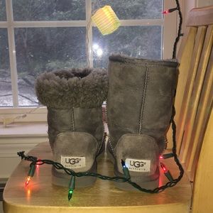 Ugg classic, sheepskin, grey, women’s 5, excellent